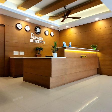 Js Grand Residency Hotell Palakkad Eksteriør bilde