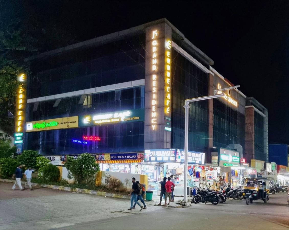 Js Grand Residency Hotell Palakkad Eksteriør bilde